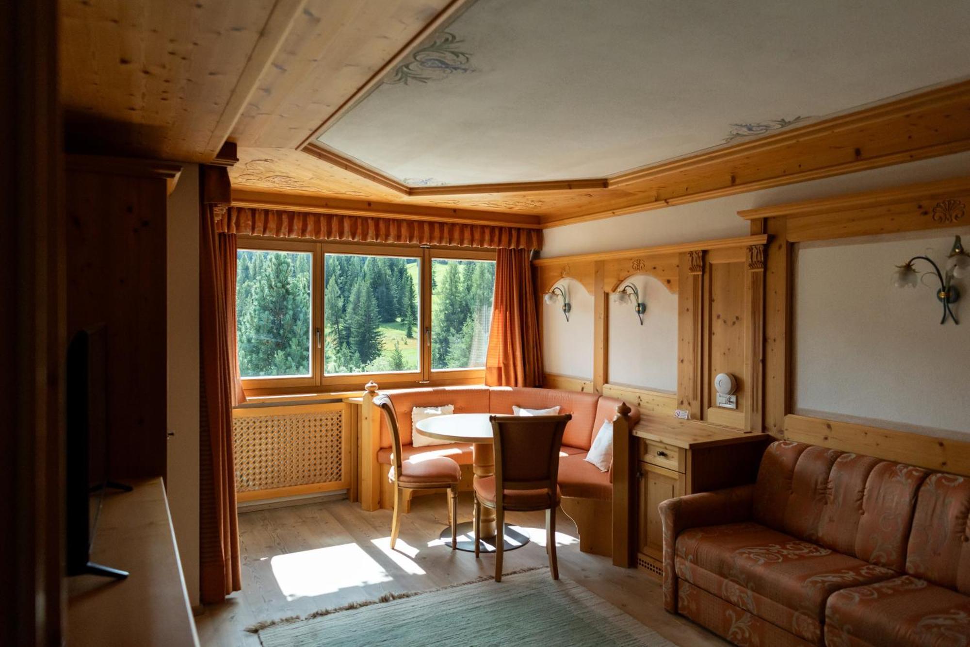 Hotel Gran Paradiso San Cassiano  Εξωτερικό φωτογραφία